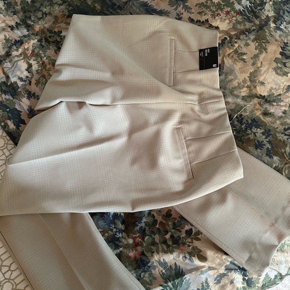 NWT Express Plaid Pull On Dress Pant - Picture 2 of 4